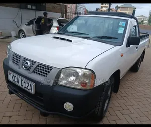 Nissan NP300 2013 White