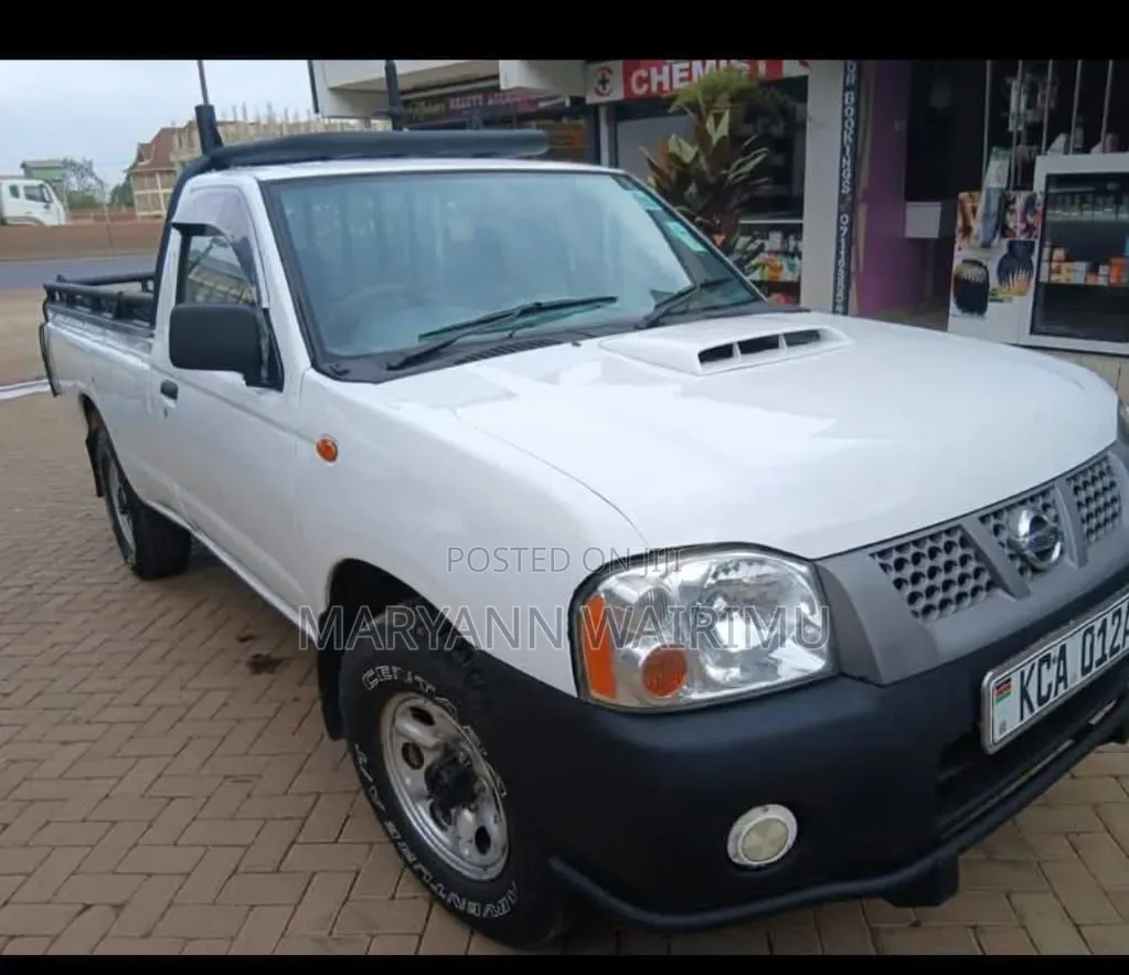 Nissan NP300 2013 White