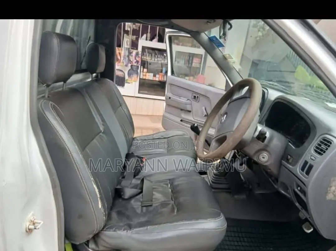 Nissan NP300 2013 White
