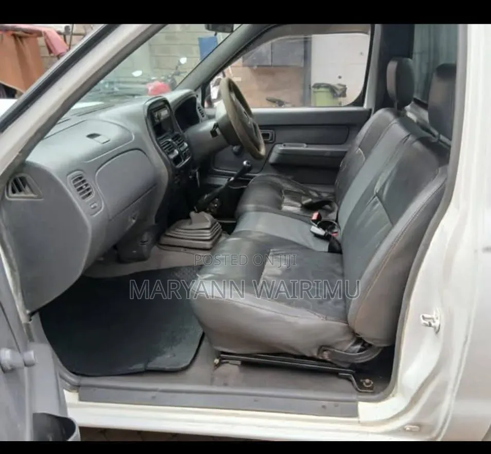 Nissan NP300 2013 White