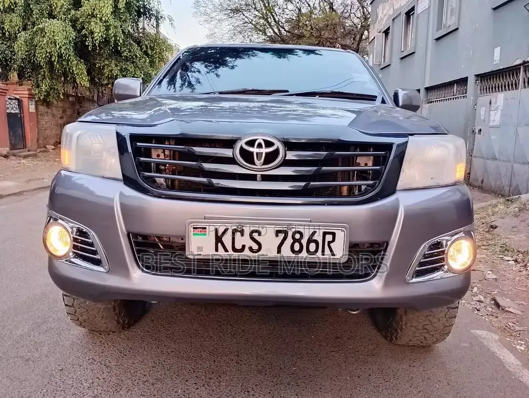 Toyota Hilux 2013