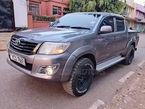 Toyota Hilux 2013