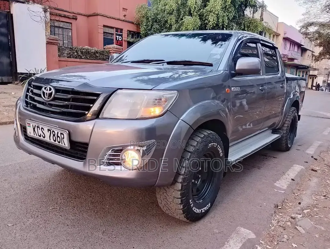 Toyota Hilux 2013