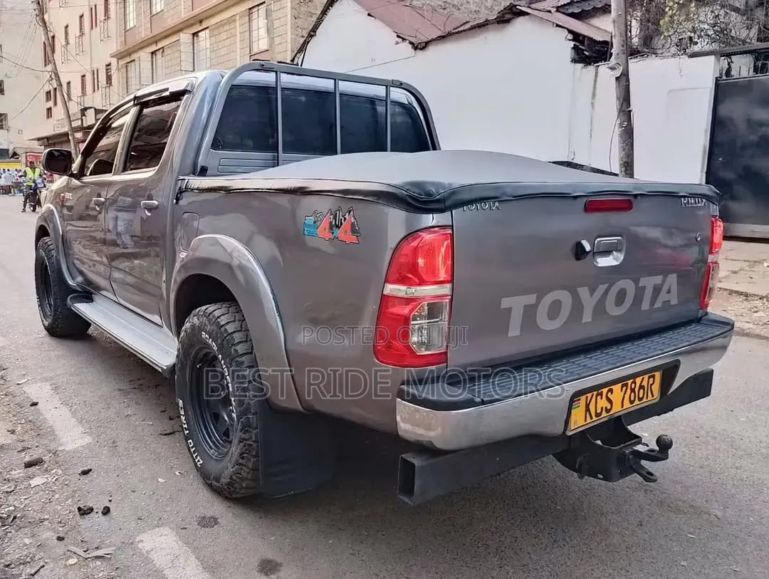 Toyota Hilux 2013