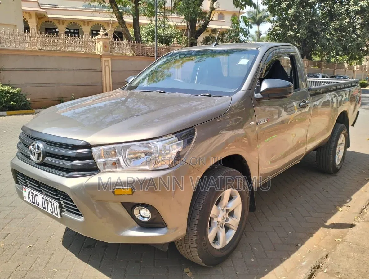 Toyota Hilux 2021 Brown