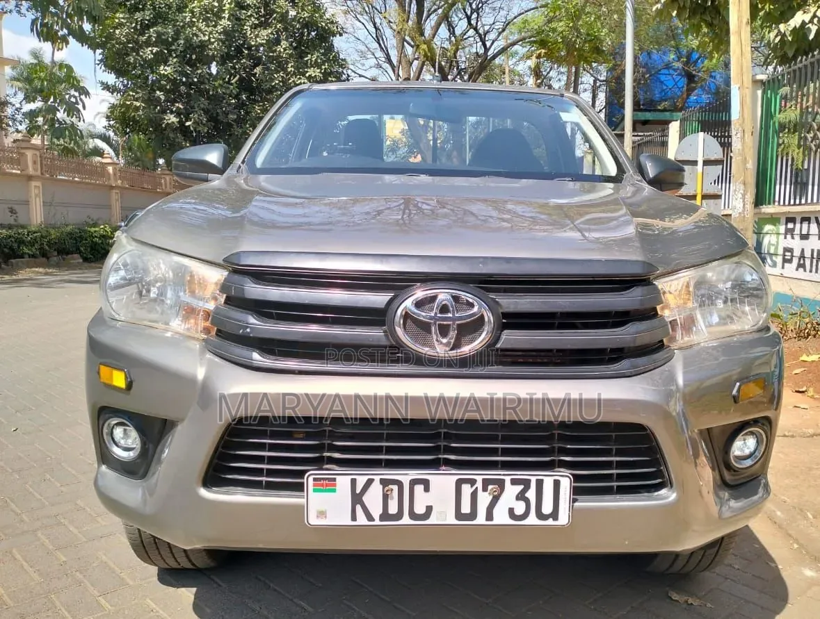 Toyota Hilux 2021 Brown