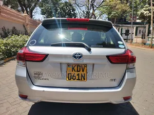 Toyota Corolla Fielder 2018 Silver