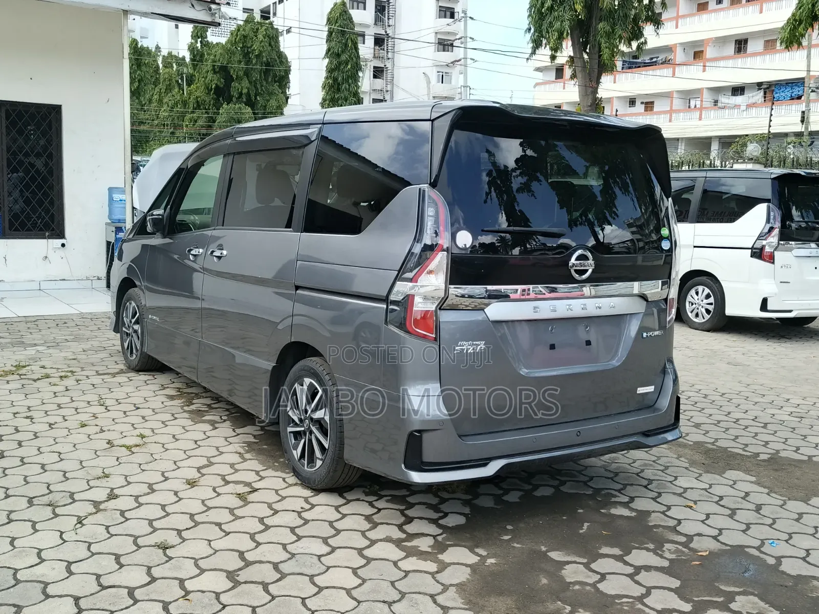 Nissan Serena 2021 Gray