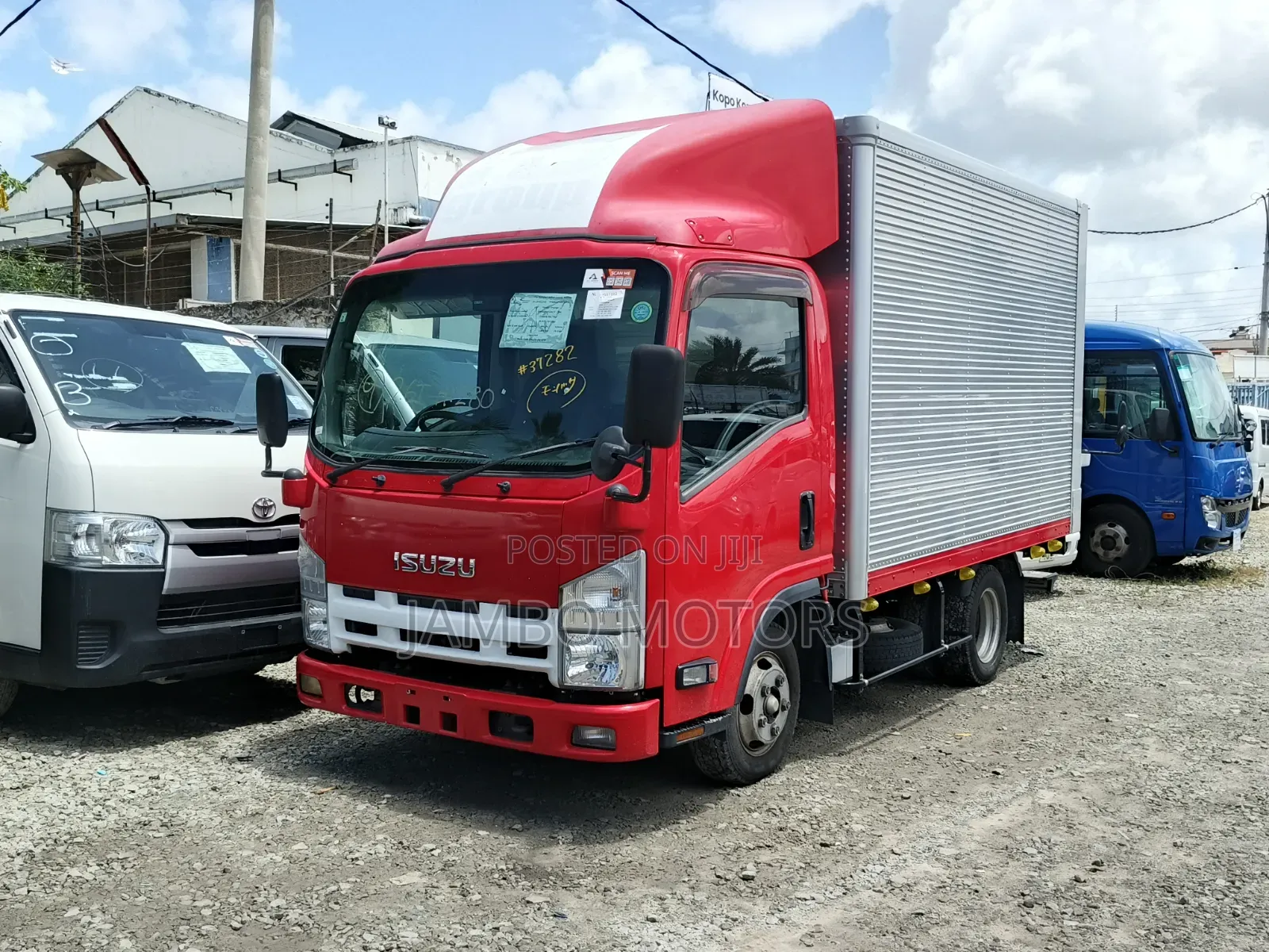 Isuzu Elf 2020 Red