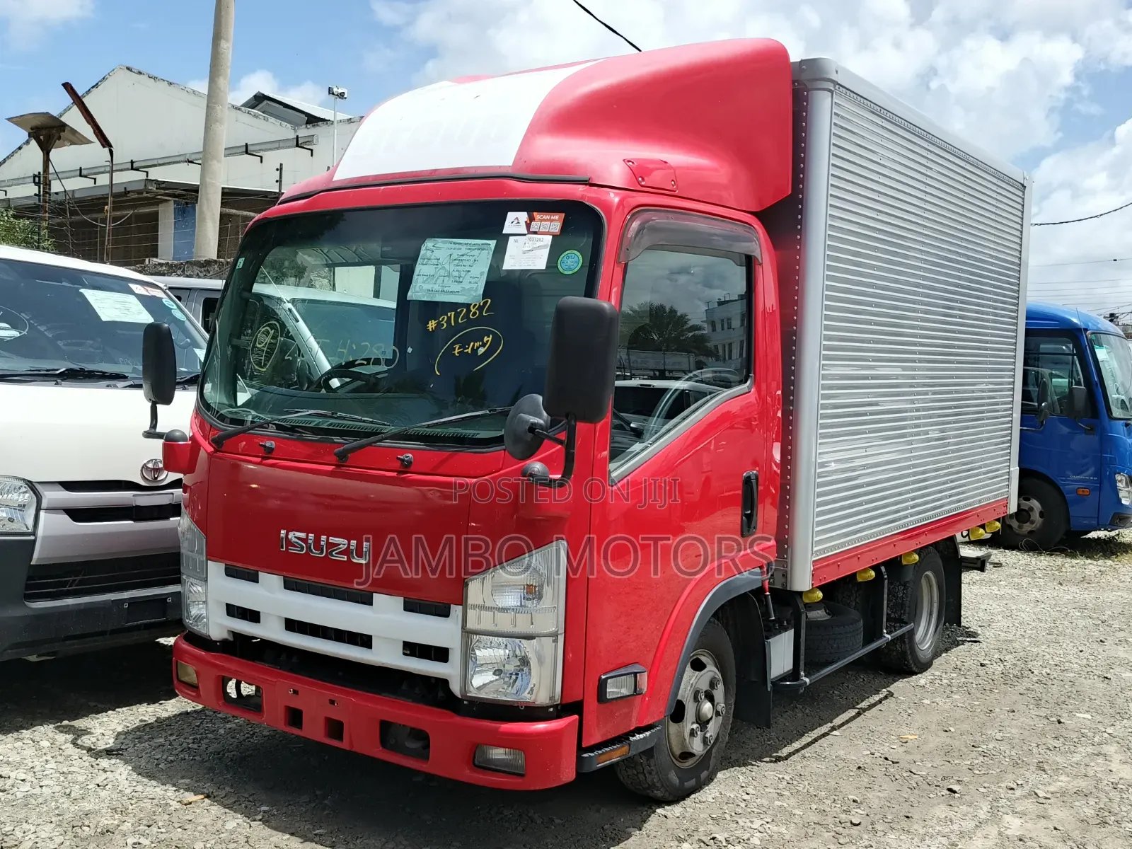 Isuzu Elf 2020 Red