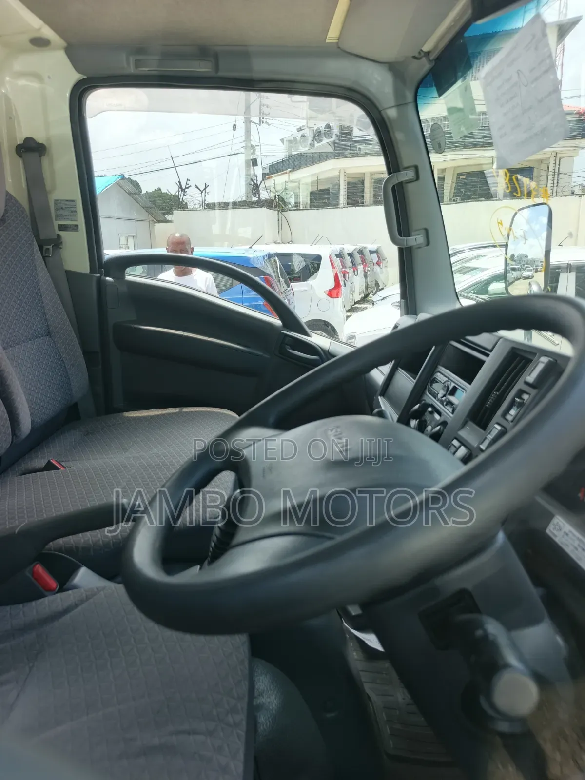 Isuzu Elf 2020 Red