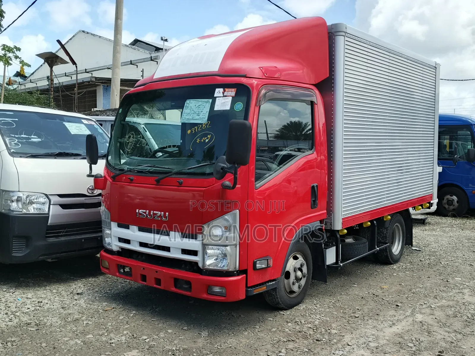 Isuzu Elf 2020 Red
