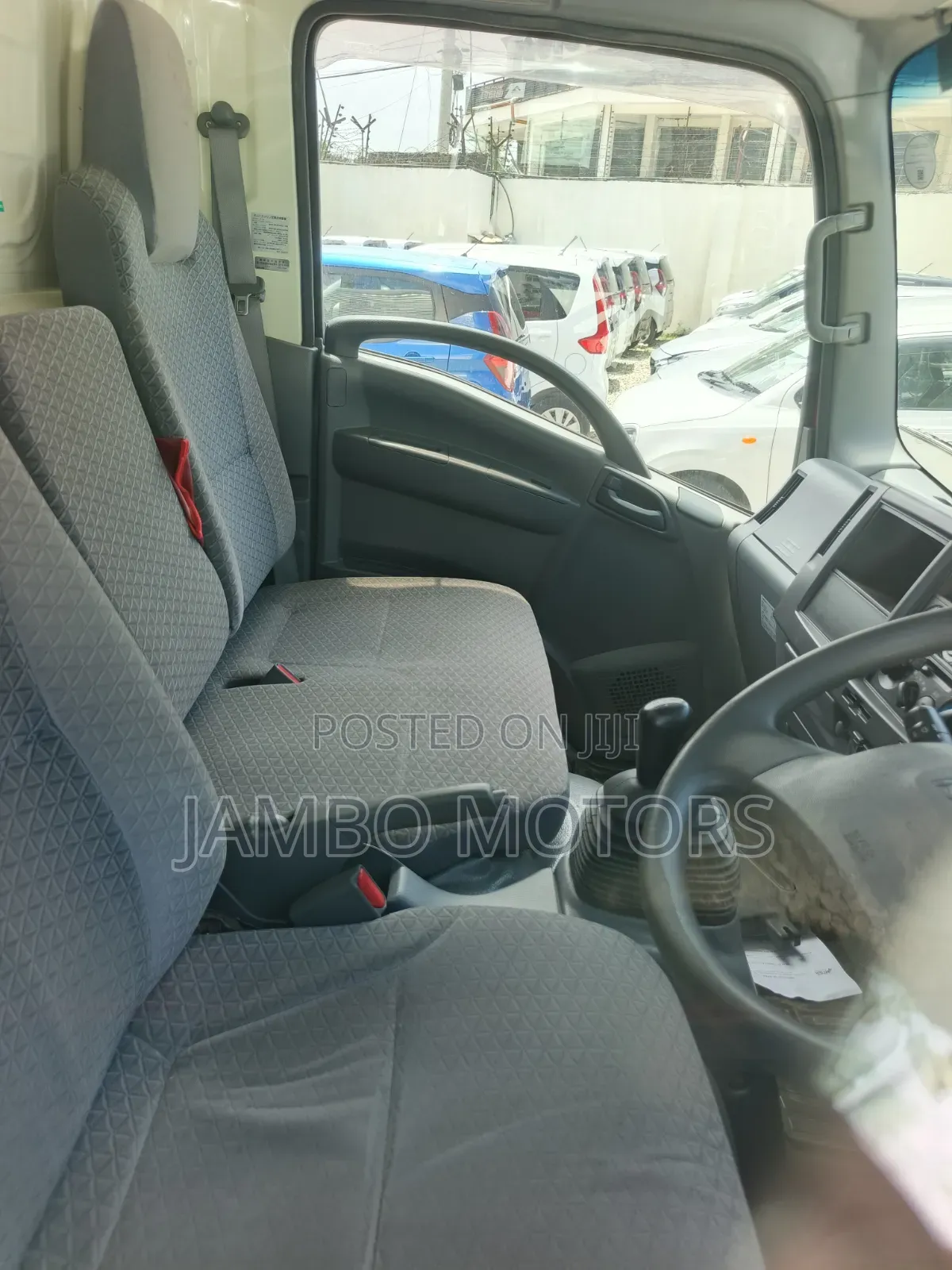 Isuzu Elf 2020 Red