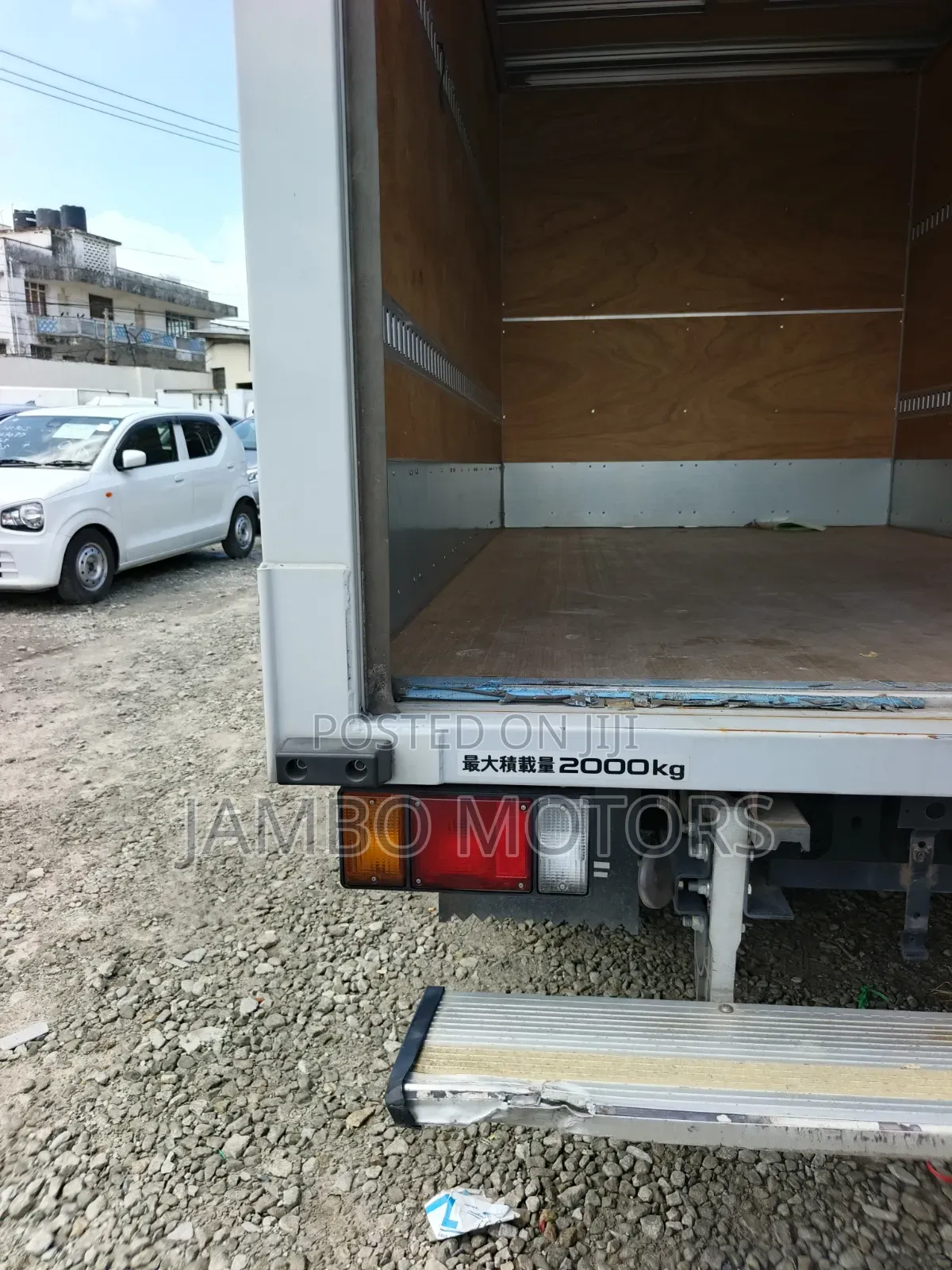 Isuzu Elf 2020 Red