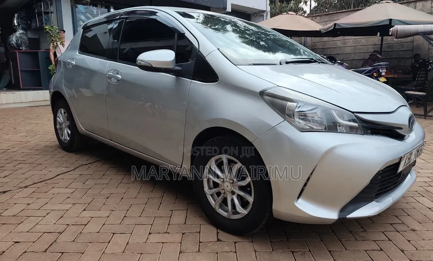 Toyota Vitz 2015 Silver