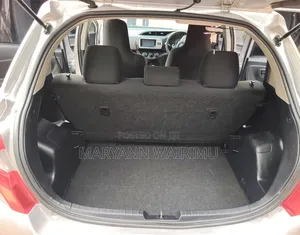 Toyota Vitz 2015 Silver