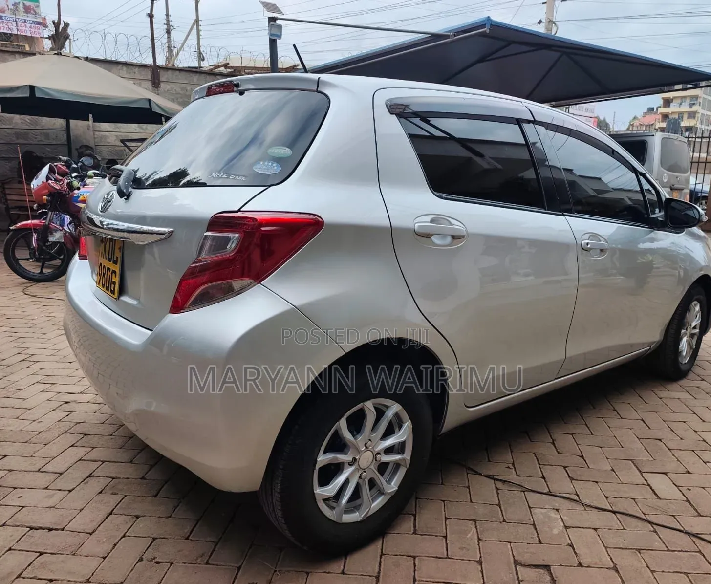 Toyota Vitz 2015 Silver