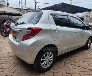 Toyota Vitz 2015 Silver