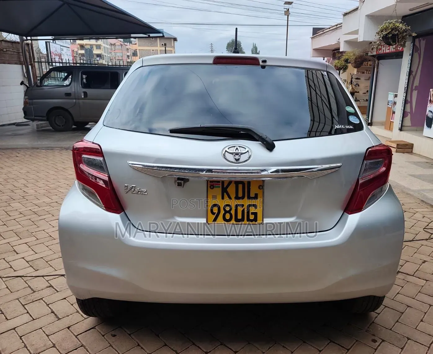 Toyota Vitz 2015 Silver