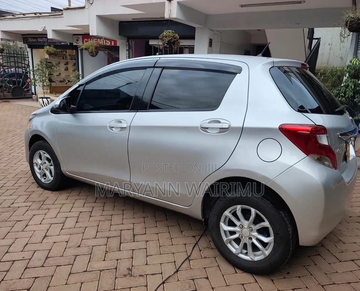 Toyota Vitz 2015 Silver