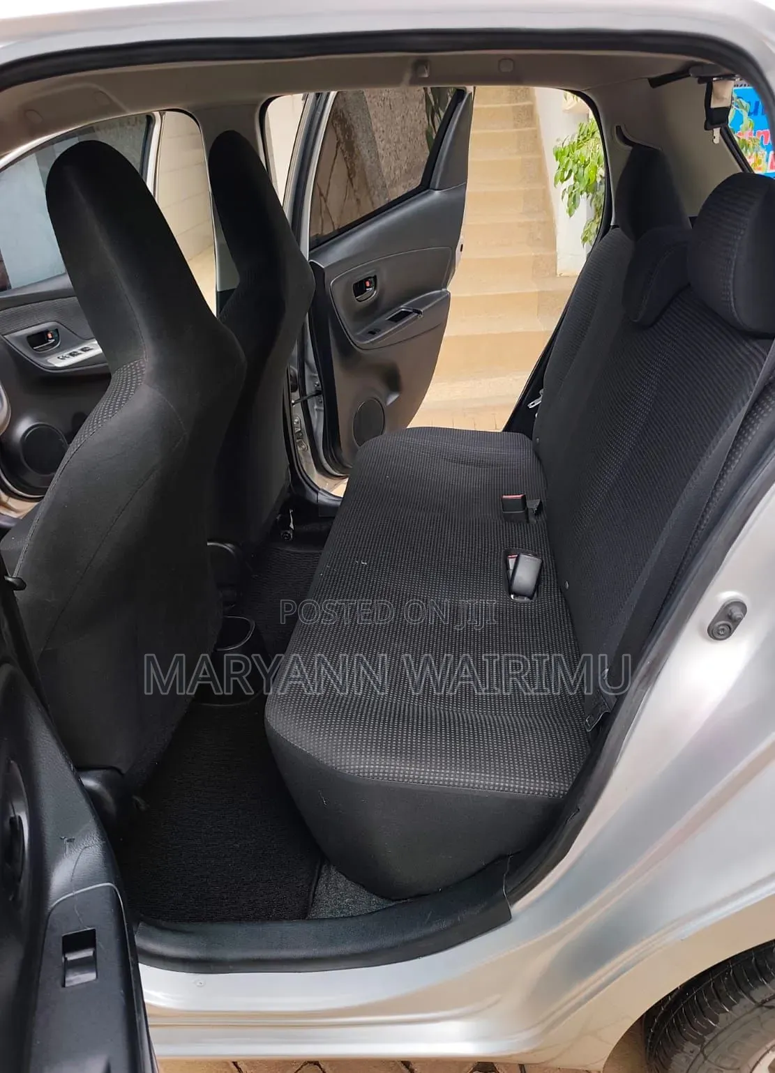 Toyota Vitz 2015 Silver
