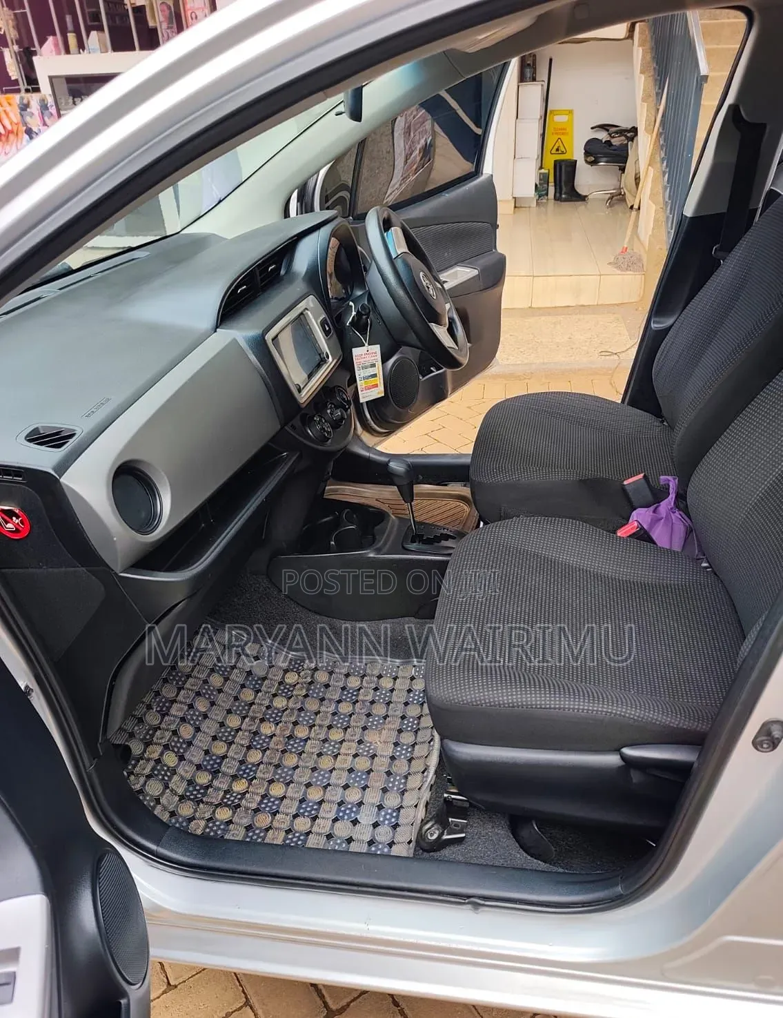 Toyota Vitz 2015 Silver