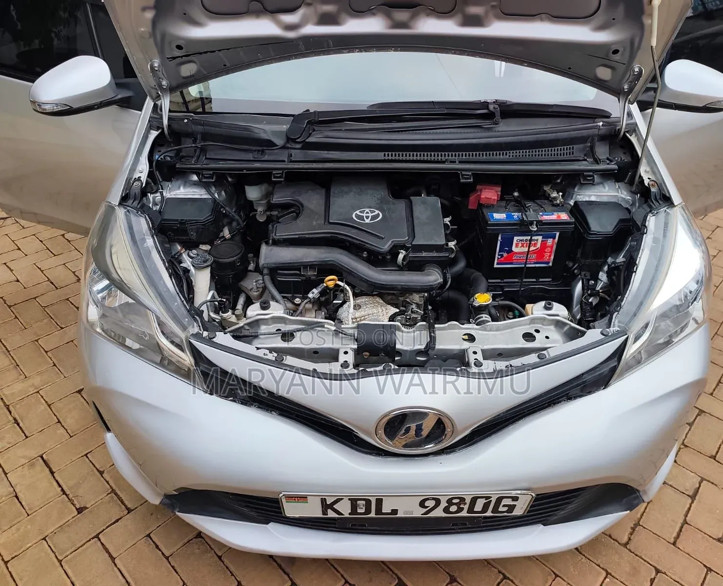 Toyota Vitz 2015 Silver