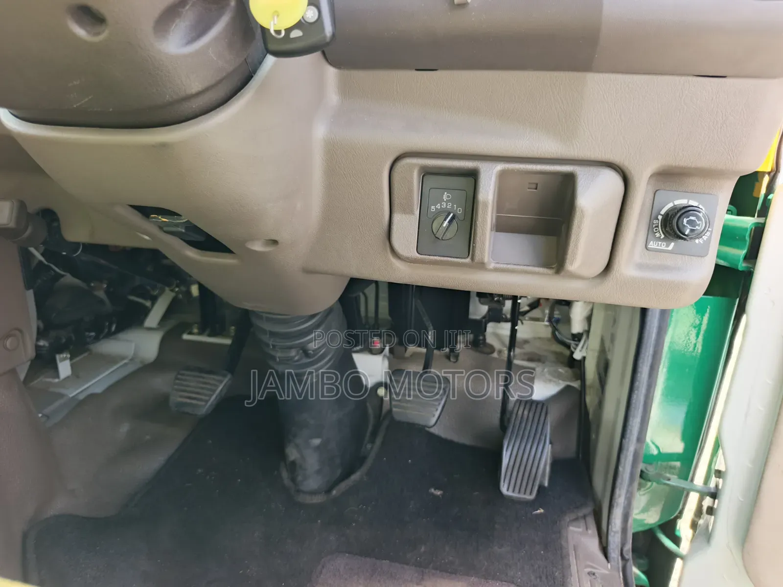 Mitsubishi Fuso Rosa 2020 Green