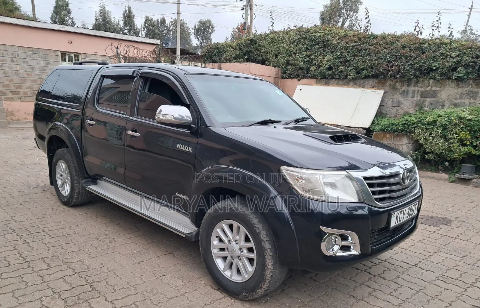 Toyota Hilux 2012 Black