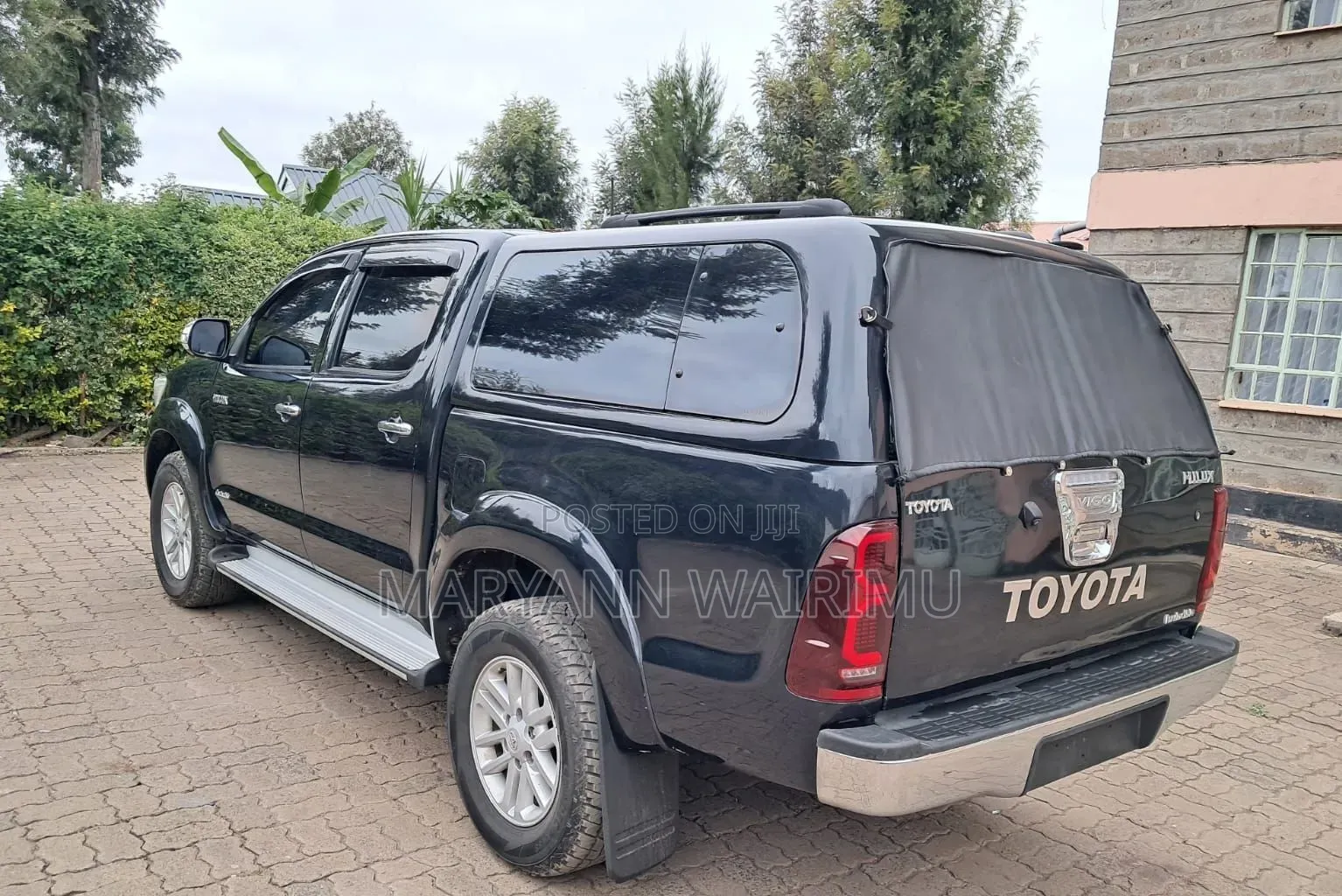 Toyota Hilux 2012 Black