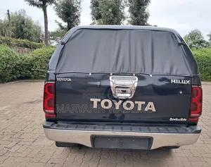 Toyota Hilux 2012 Black