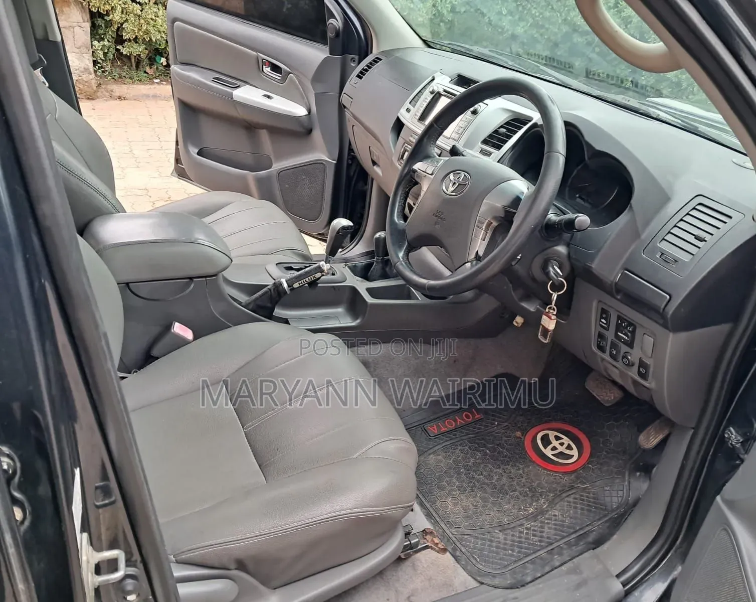 Toyota Hilux 2012 Black
