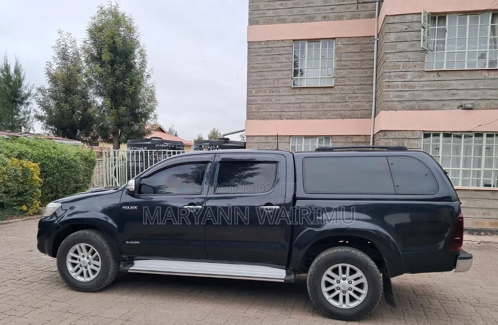 Toyota Hilux 2012 Black