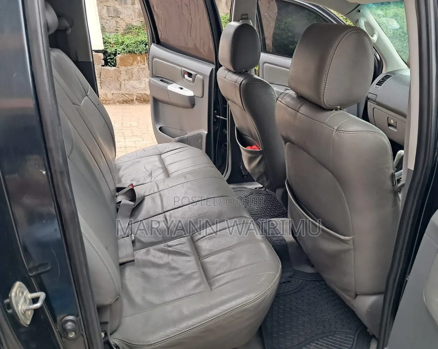 Toyota Hilux 2012 Black