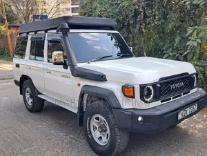 Toyota Land Cruiser 2012 White