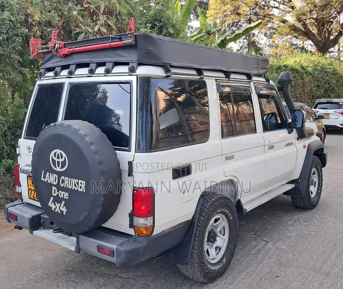 Toyota Land Cruiser 2012 White