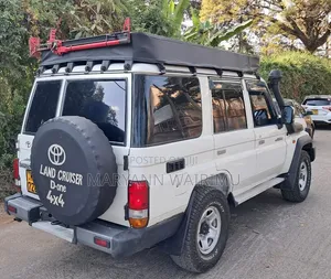 Toyota Land Cruiser 2012 White