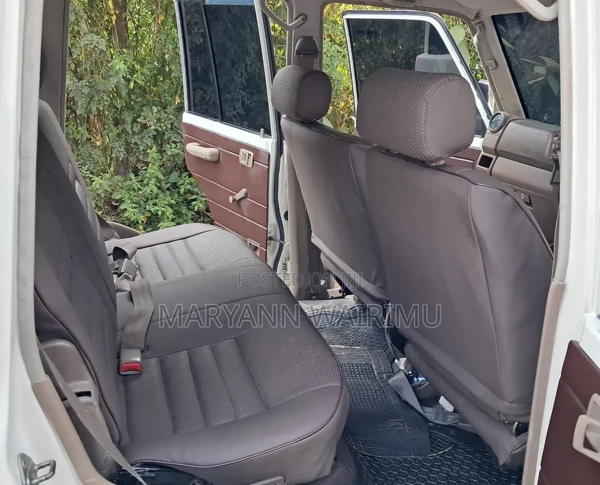 Toyota Land Cruiser 2012 White