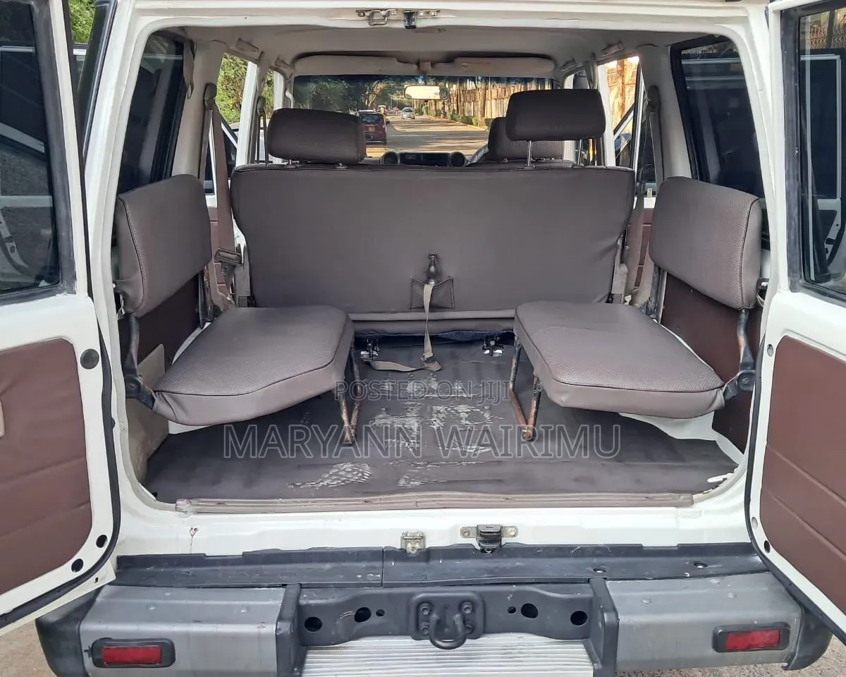 Toyota Land Cruiser 2012 White