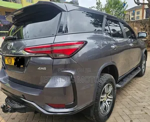 Toyota Fortuner 2016 Gray