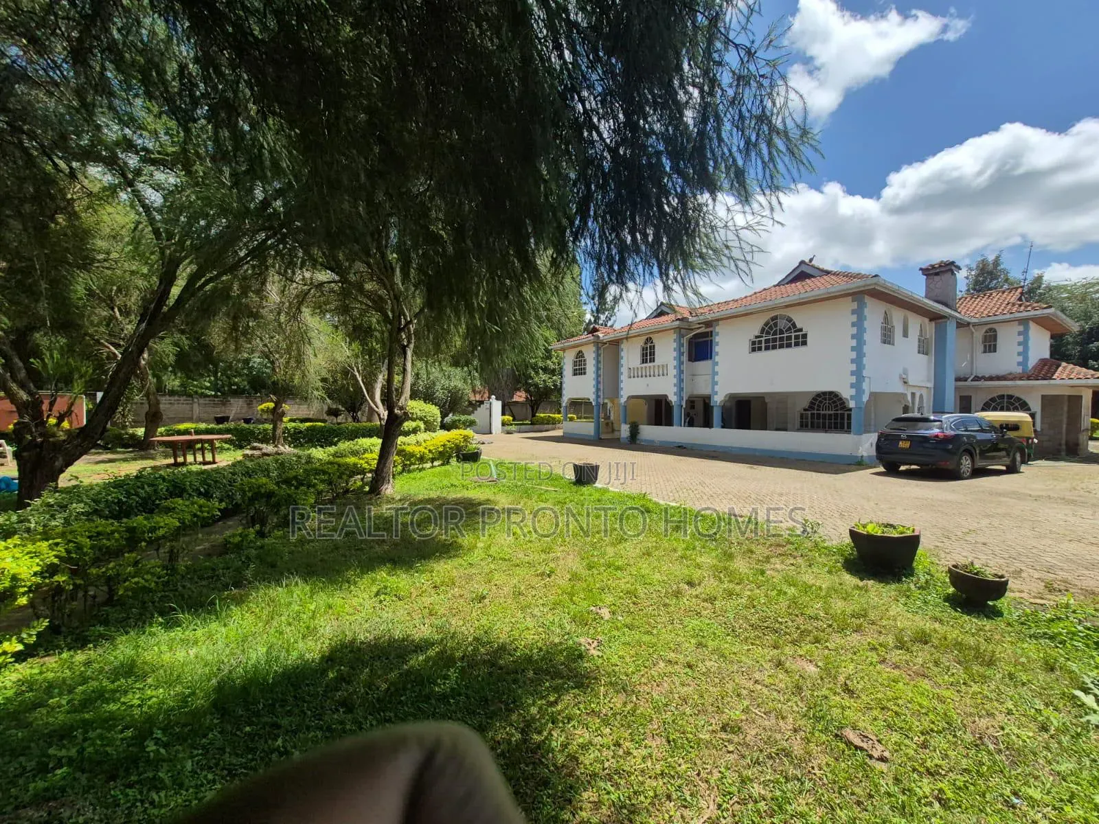 20bdrm Mansion in Karen for rent