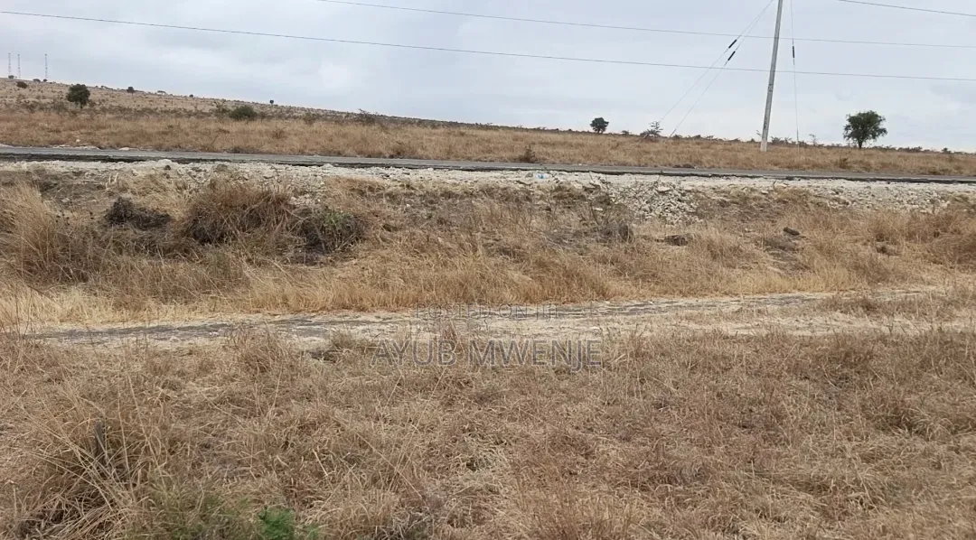 One Acre for Sale Fronting the Tarmac Kangundo Road Malaa