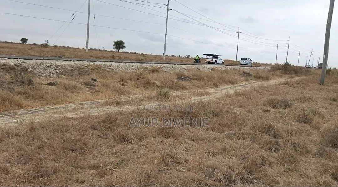 One Acre for Sale Fronting the Tarmac Kangundo Road Malaa