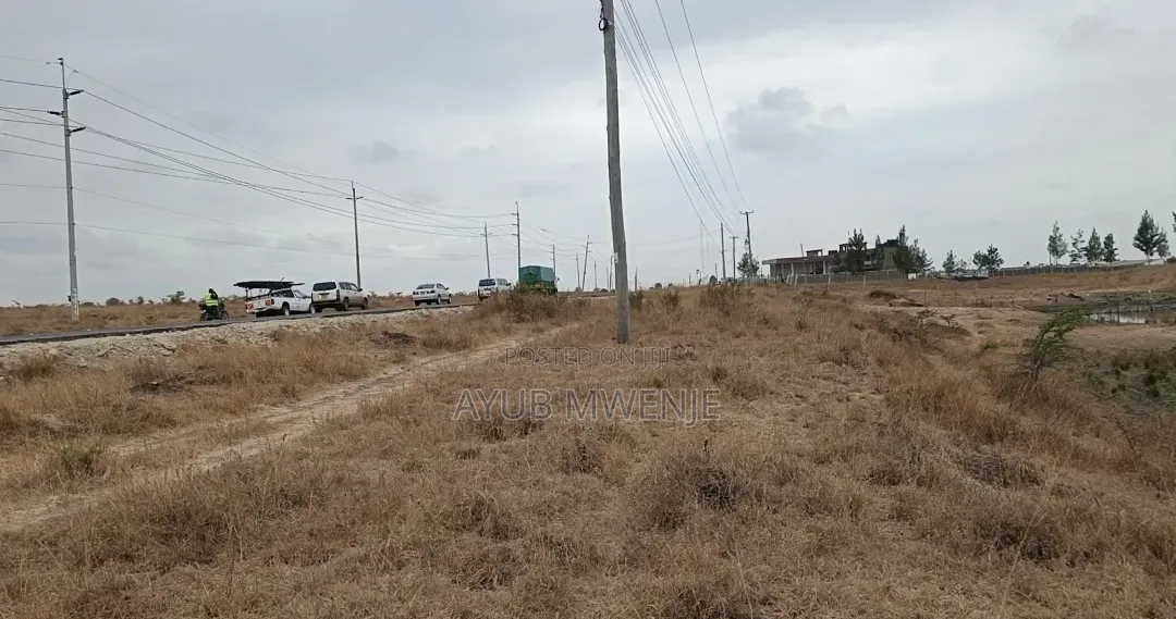 One Acre for Sale Fronting the Tarmac Kangundo Road Malaa
