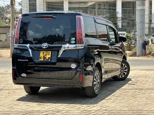 Toyota Esquire 2018 Black
