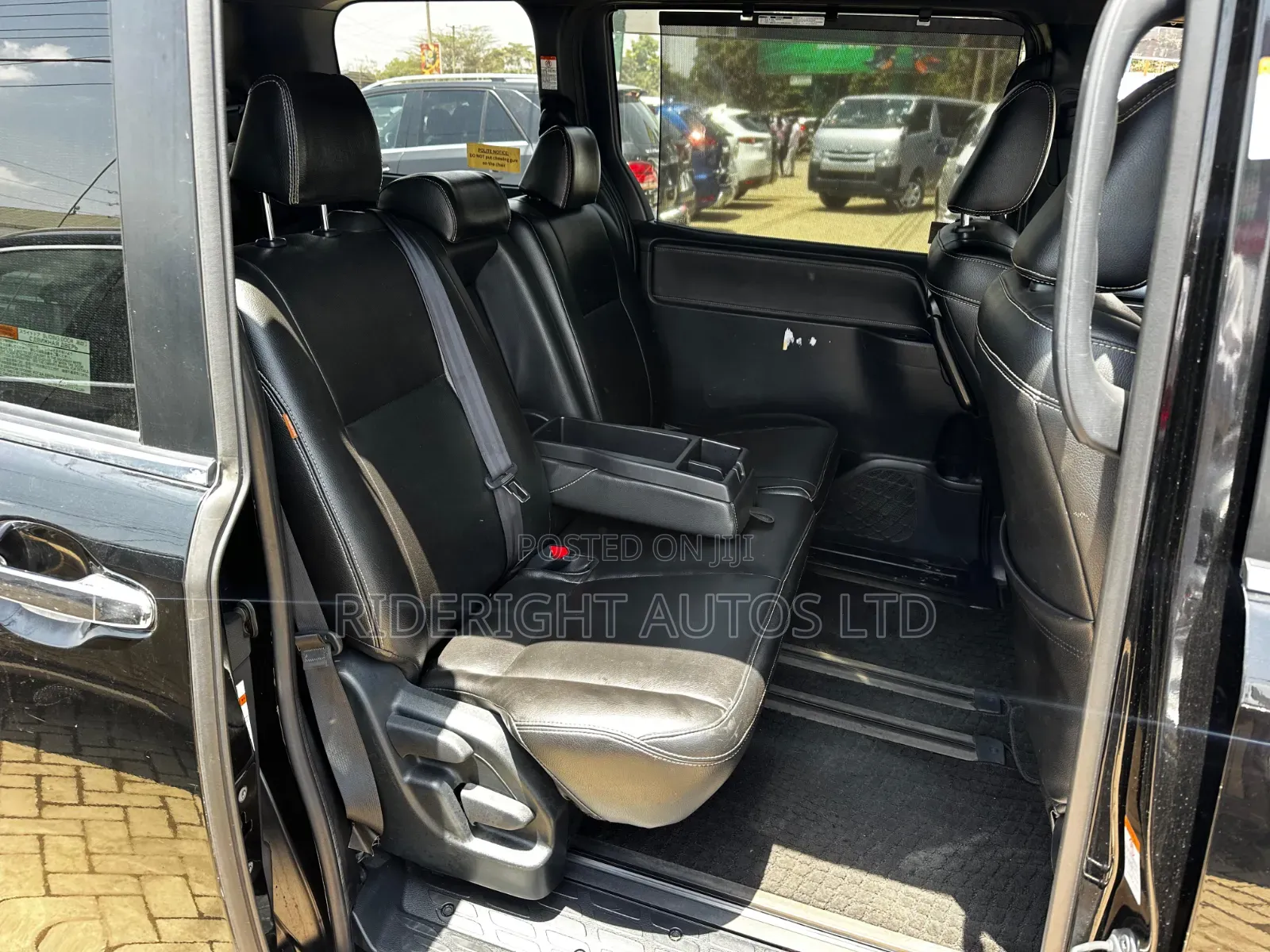 Toyota Esquire 2018 Black
