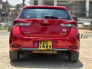 Toyota Auris 2014 Red