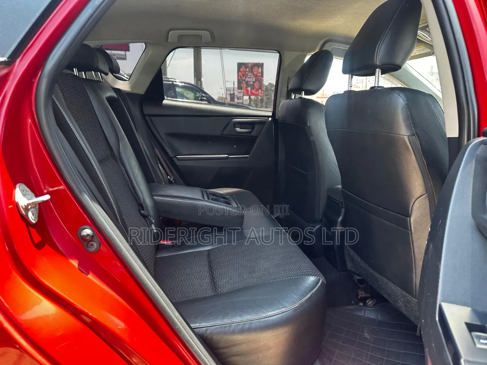 Toyota Auris 2014 Red