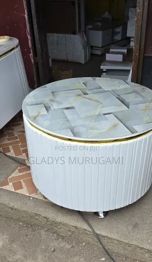 White Executive and Classic Modern Round Coffee Table