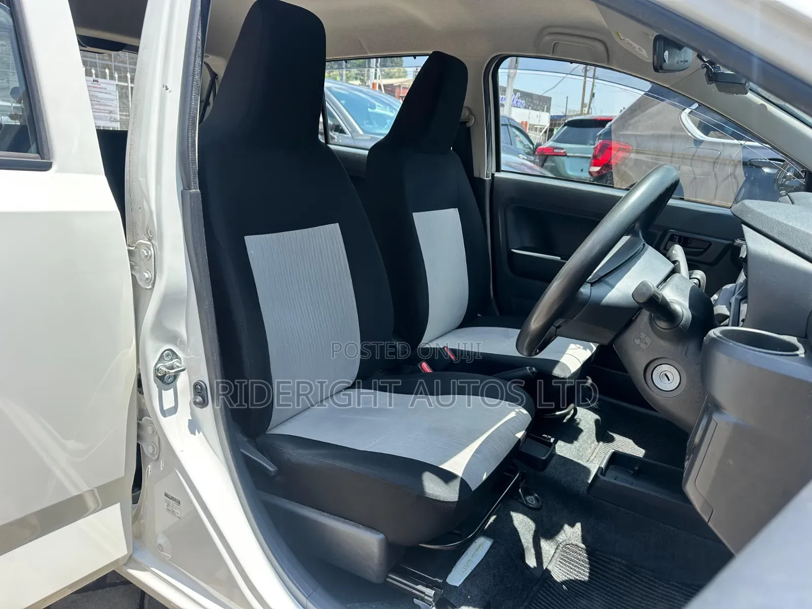 Daihatsu Mira 2019 White